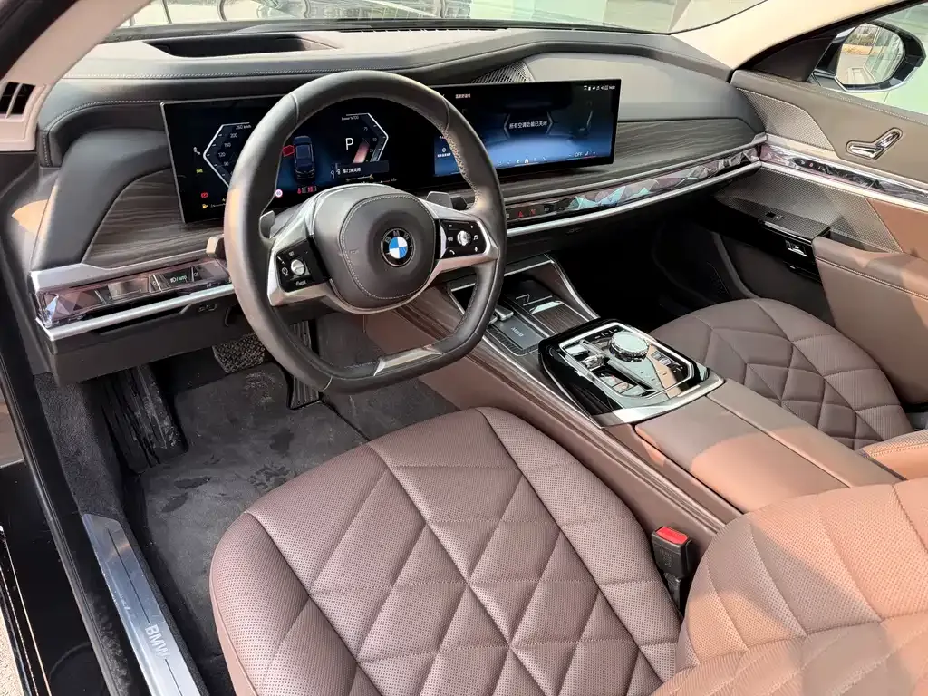 BMW 7 Series — фото 8