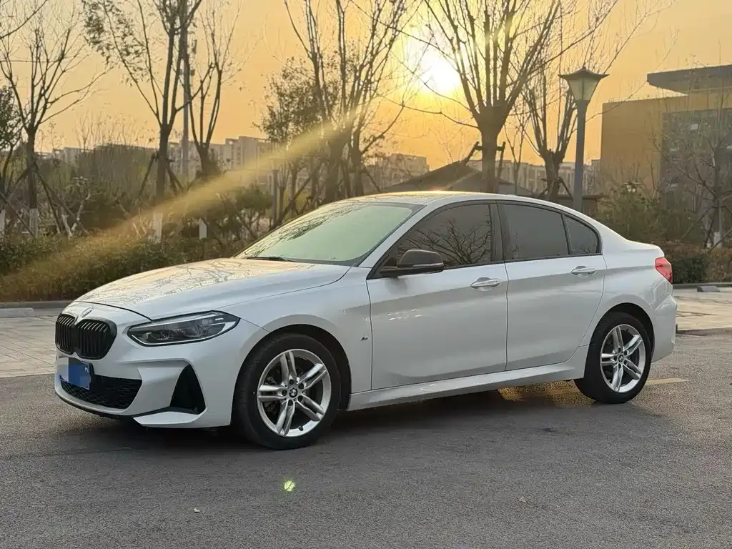 BMW 1 Series — фото 1