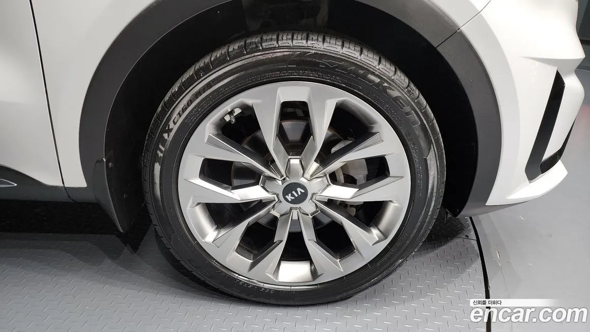 Kia Sorento — фото 3