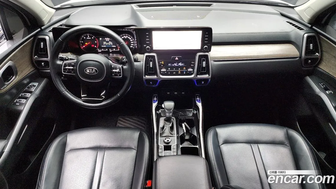 Kia Sorento — фото 10