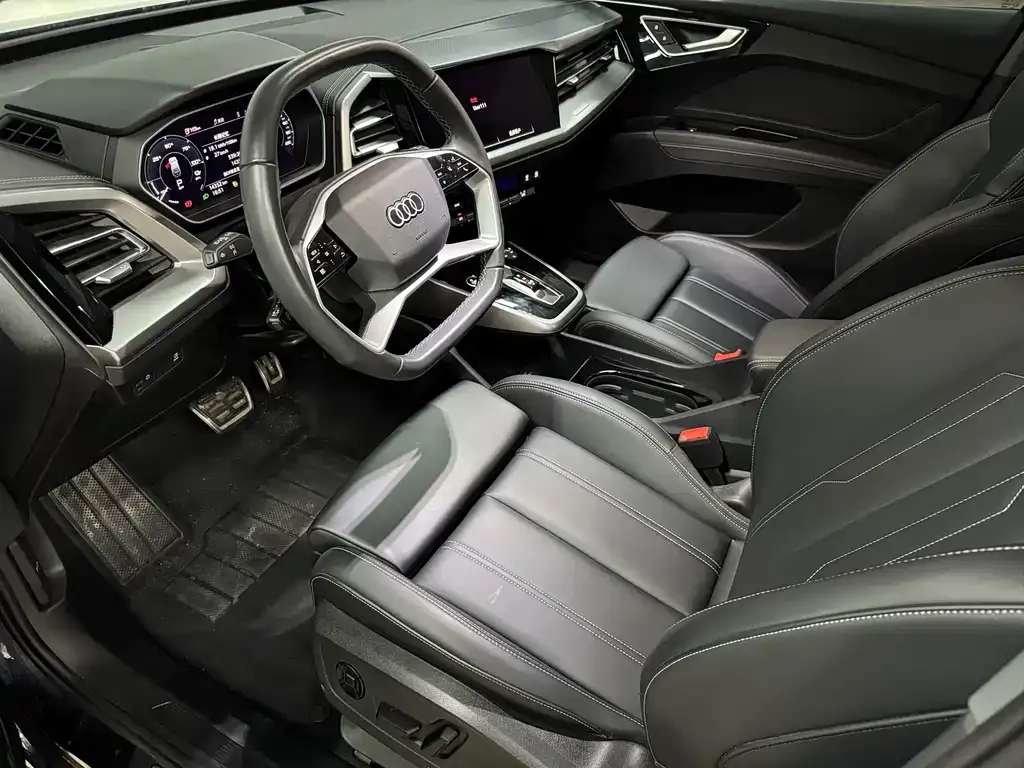 Audi Q4 e-tron — фото 10