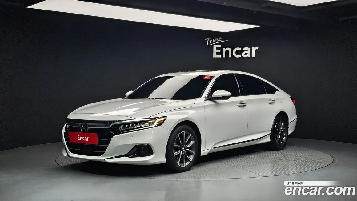 Honda Accord — фото 1