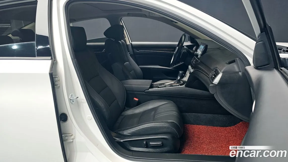 Honda Accord — фото 10