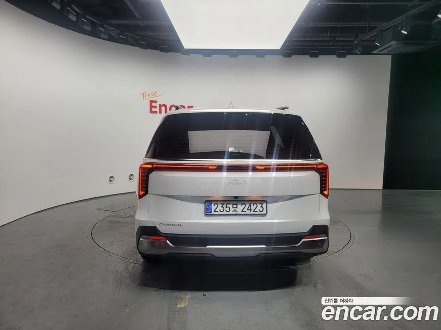 Kia Carnival — фото 10