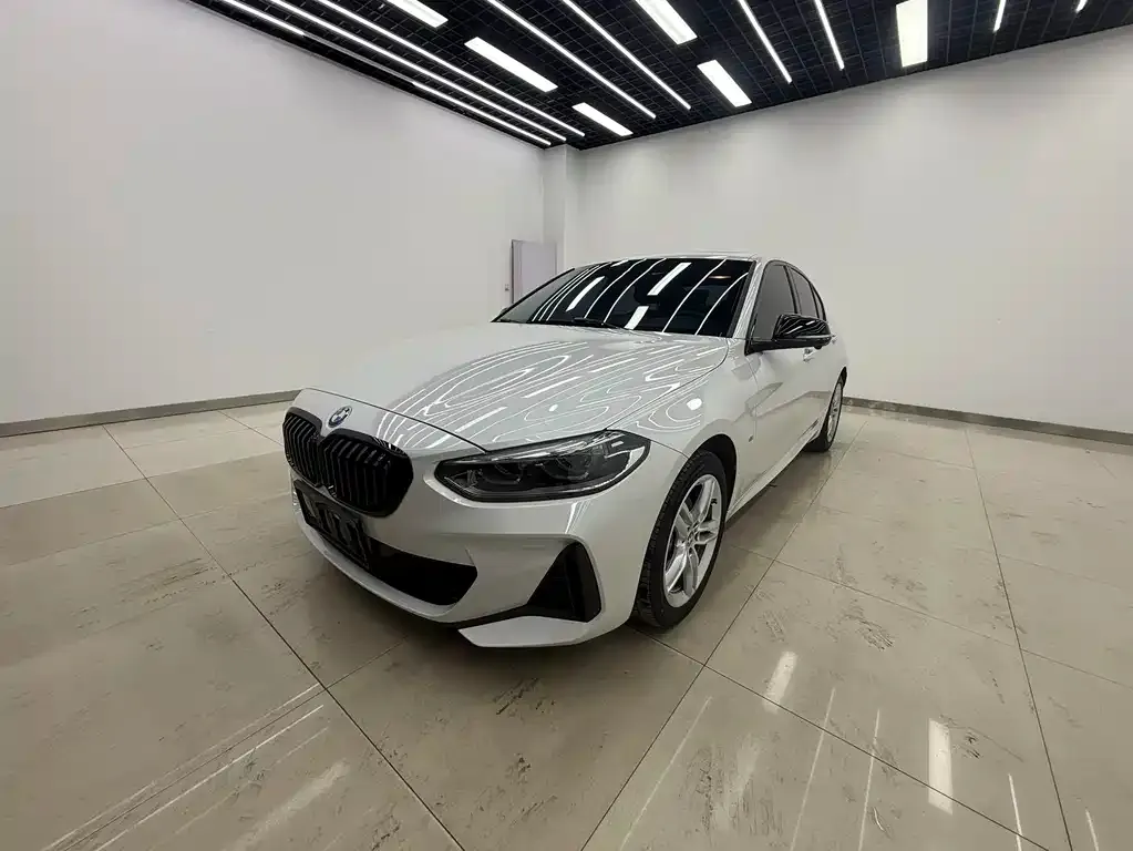 BMW 1 Series — фото 1