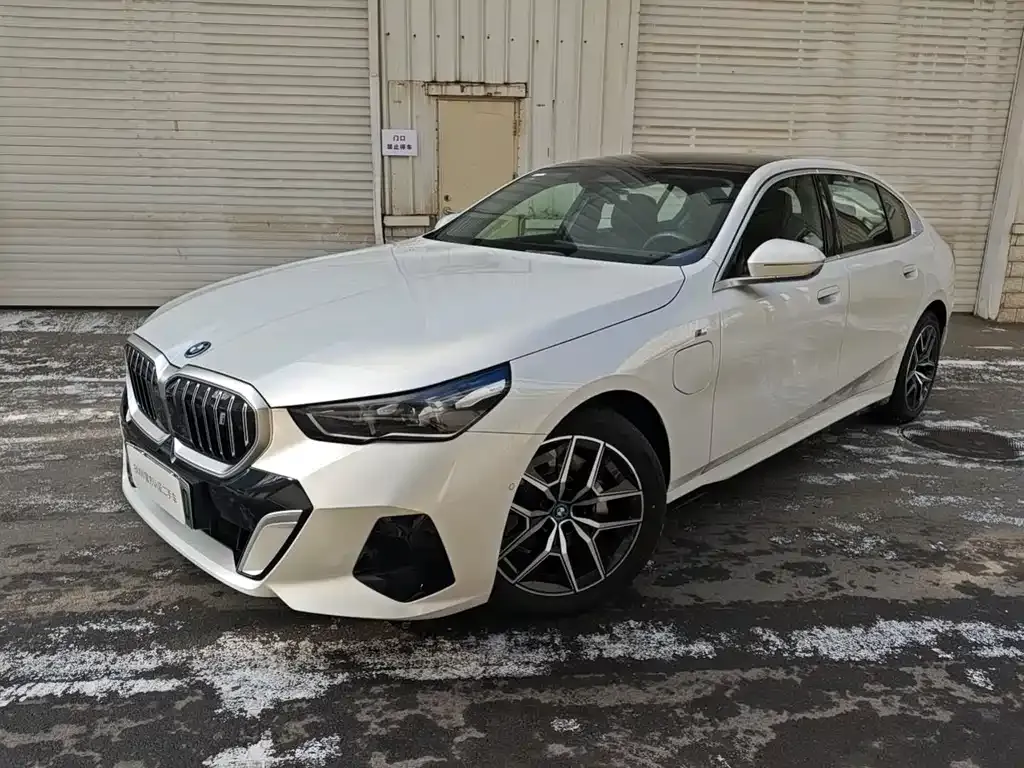BMW i5 — фото 1