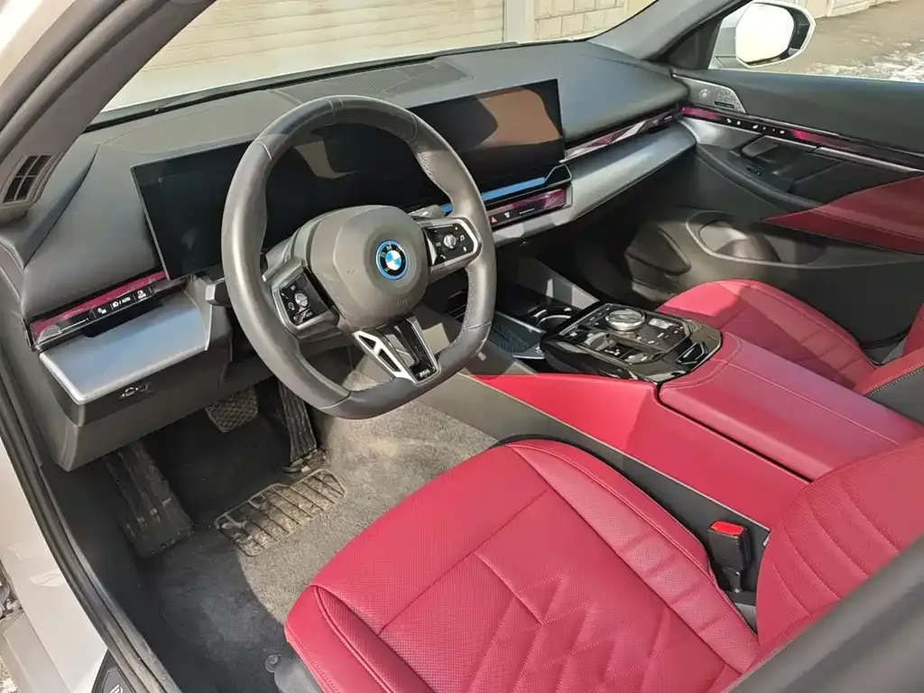 BMW i5 — фото 3