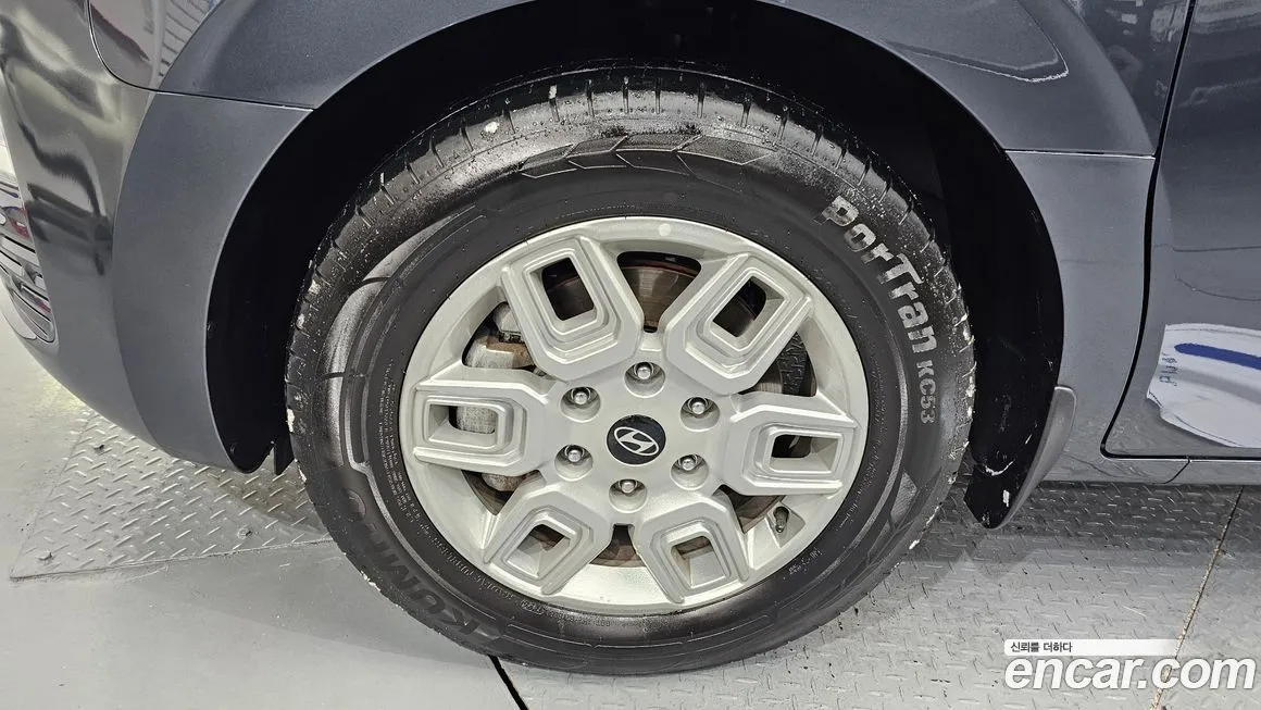 Hyundai Staria — фото 3