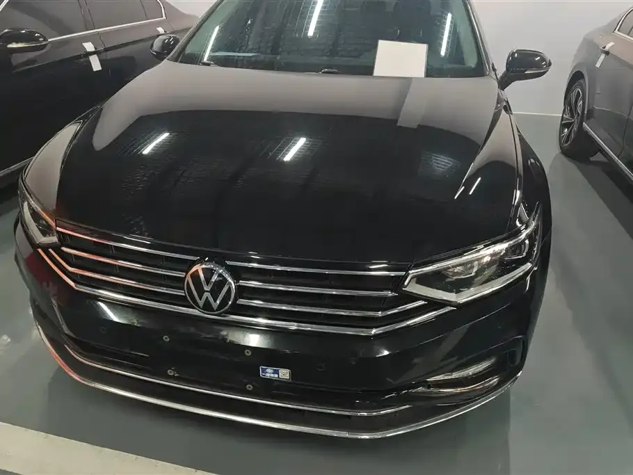 Volkswagen Passat — фото 10