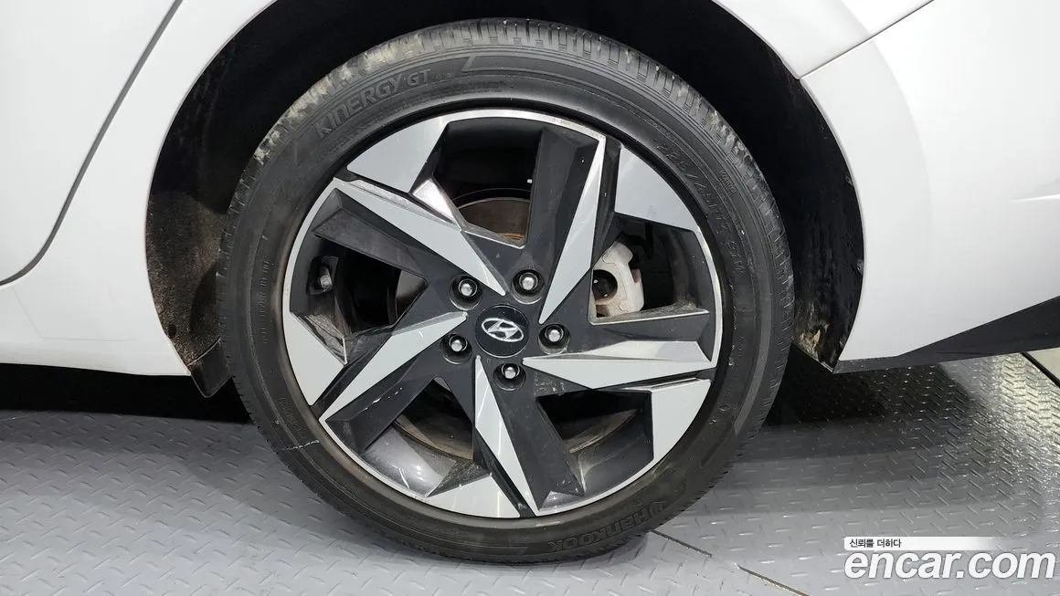 Hyundai AVANTE — фото 4