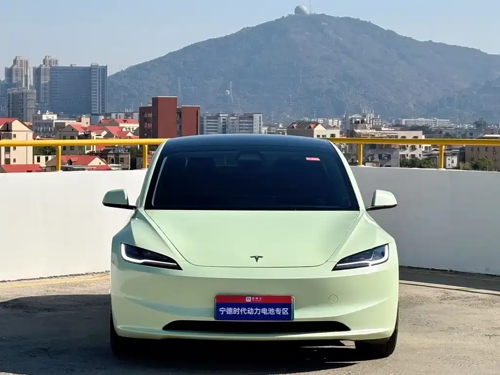 Tesla Model 3 — фото 5