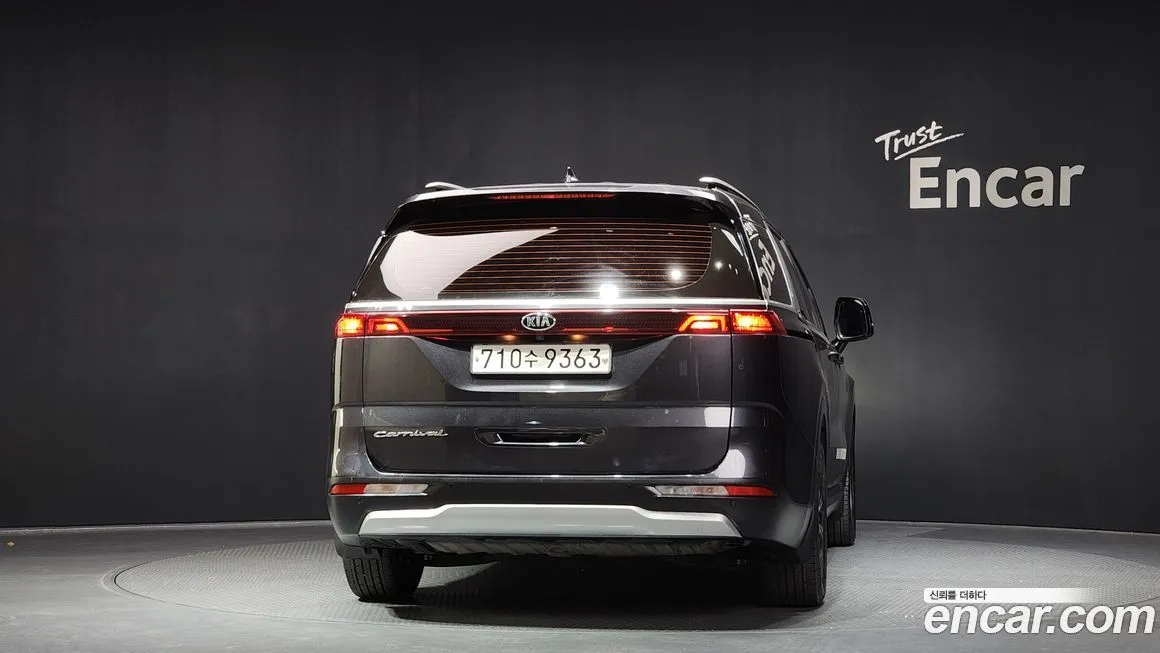 Kia Carnival — фото 2