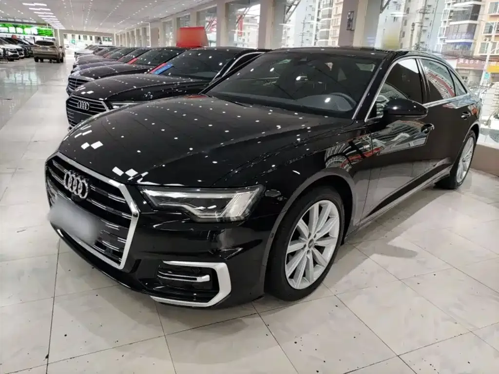 Audi A6L — фото 1