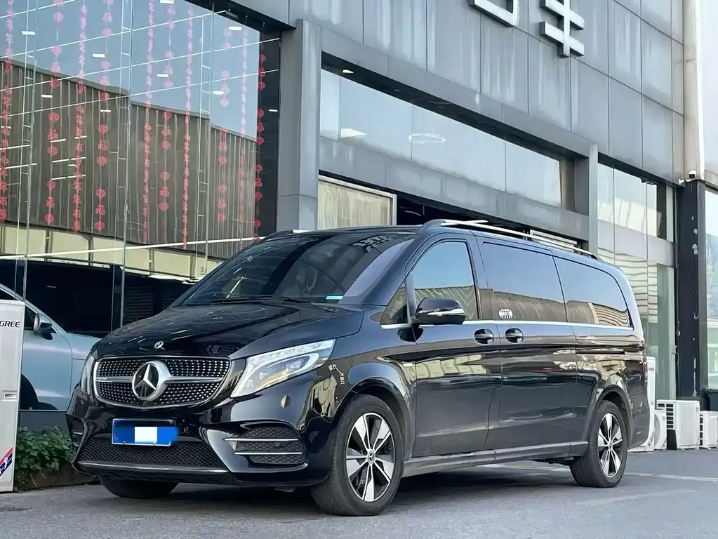 Mercedes-Benz V-Class — фото 1