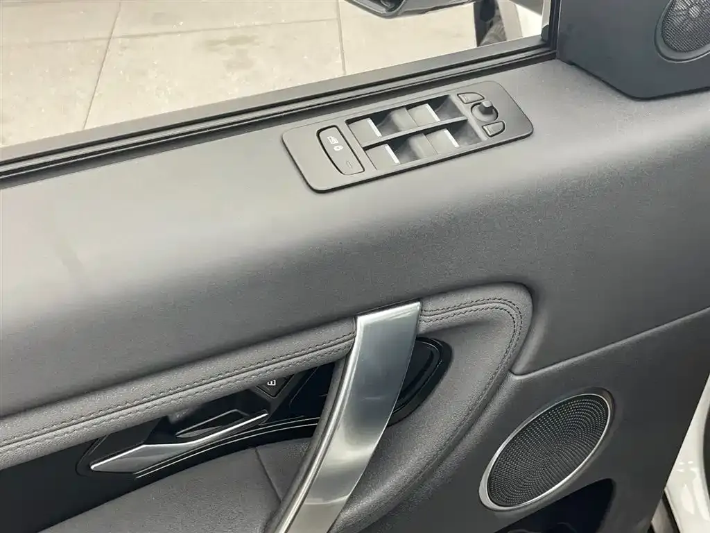 Land Rover Discovery Sport — фото 10