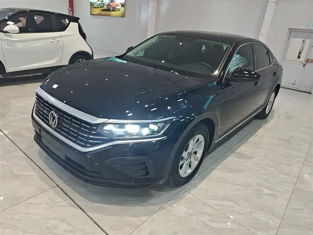 Volkswagen Passat — фото 1