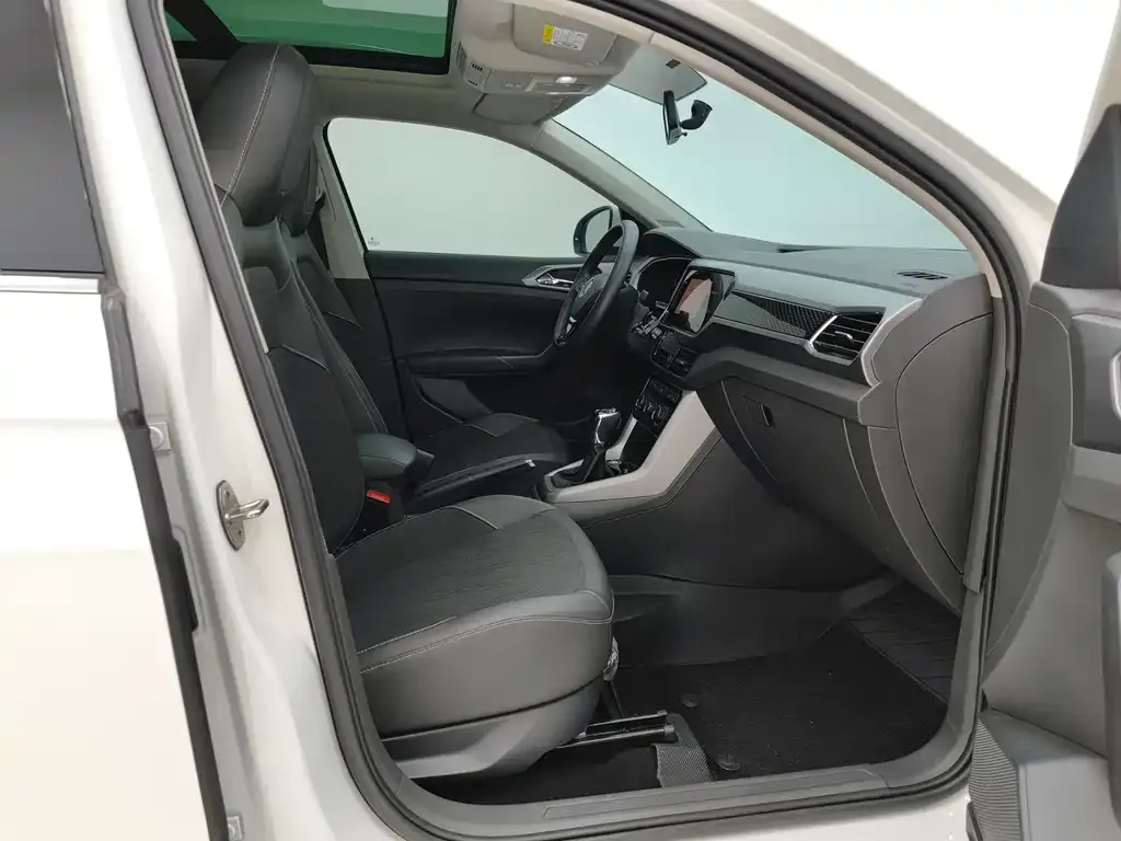 Volkswagen T-Cross — фото 10