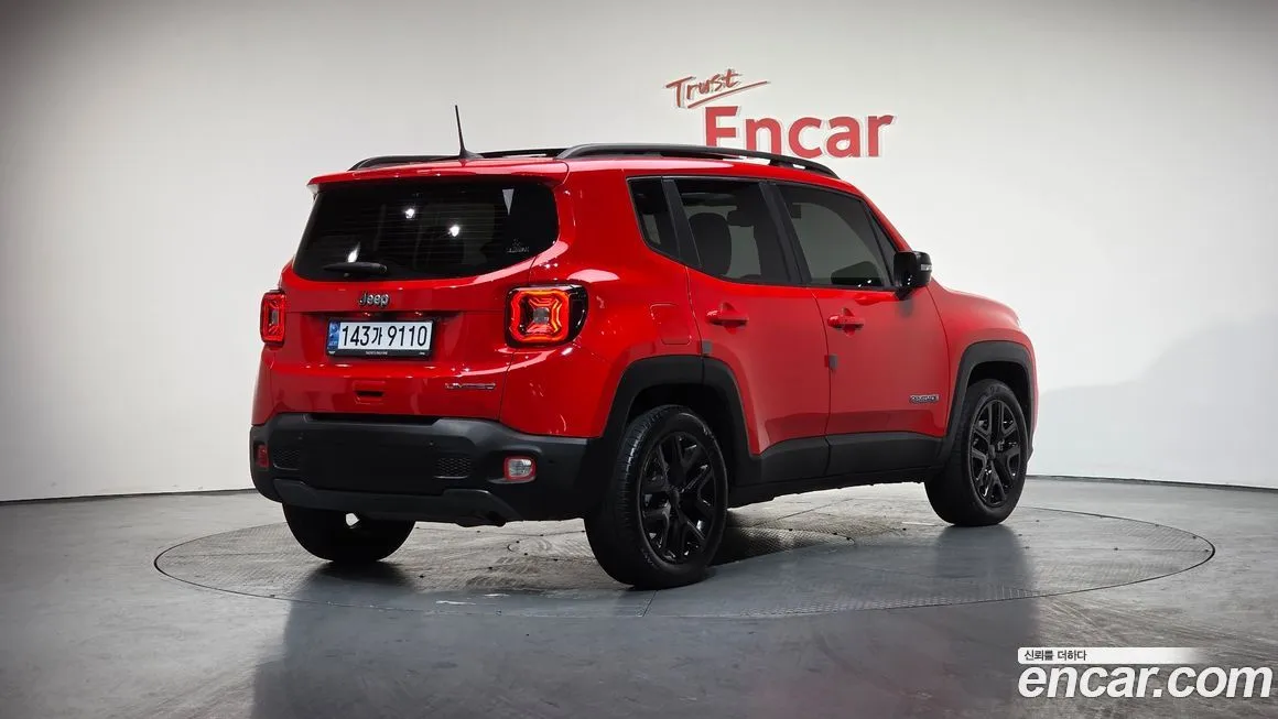 Jeep Renegade — фото 5
