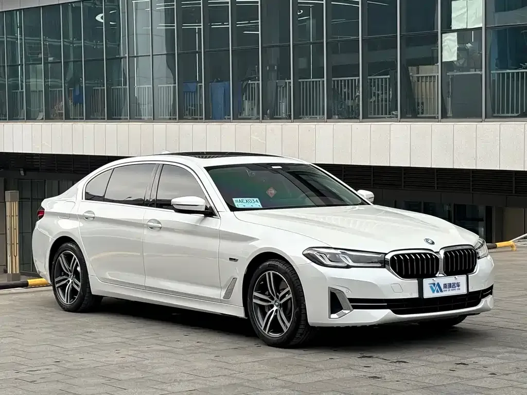 BMW 5 Series New Energy — фото 7