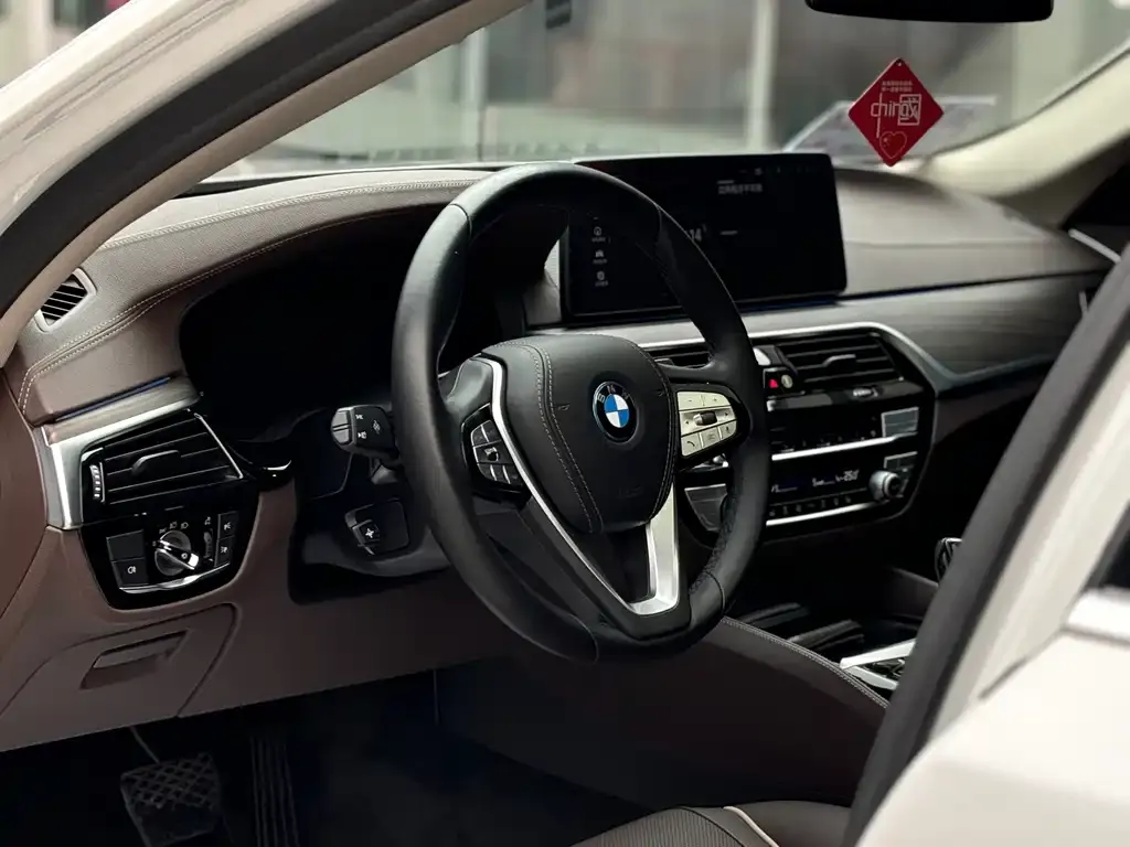 BMW 5 Series New Energy — фото 3