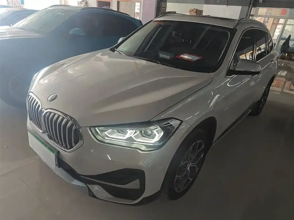 BMW X1 — фото 1