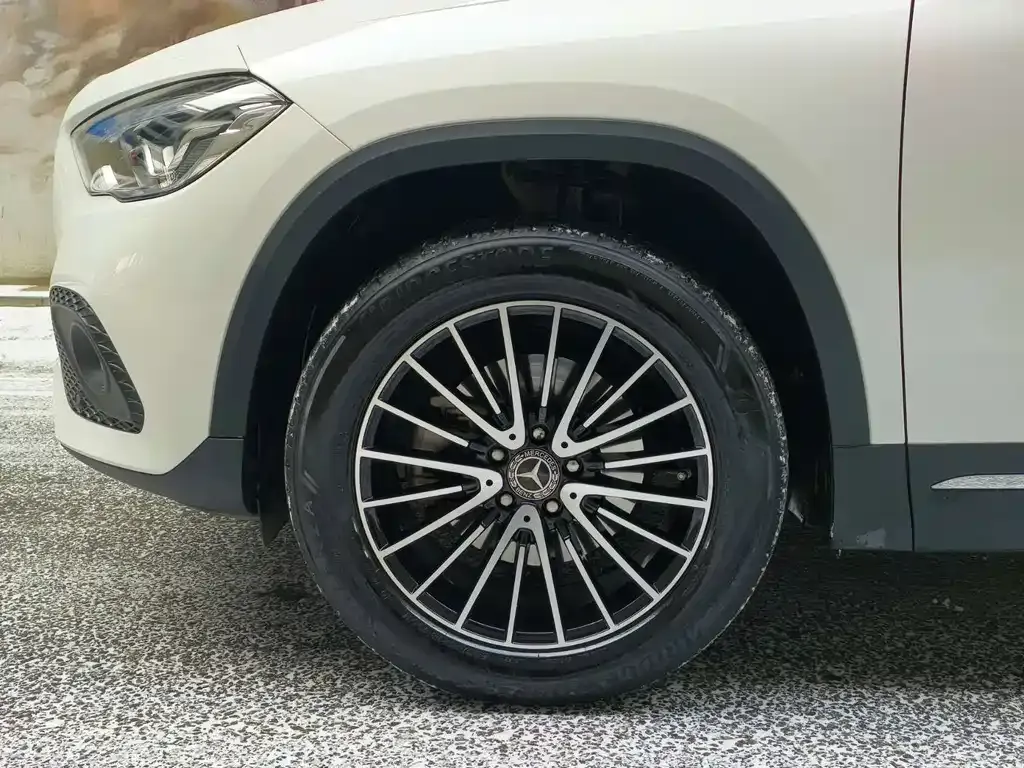 Mercedes-Benz GLA — фото 8