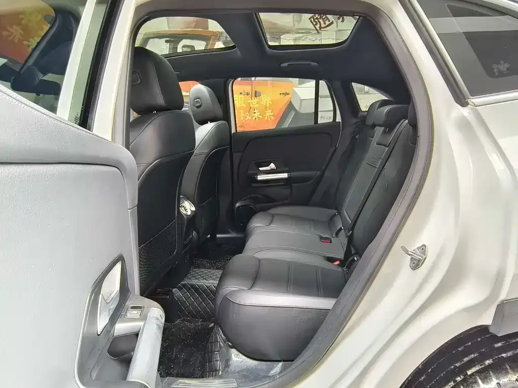 Mercedes-Benz GLA — фото 10
