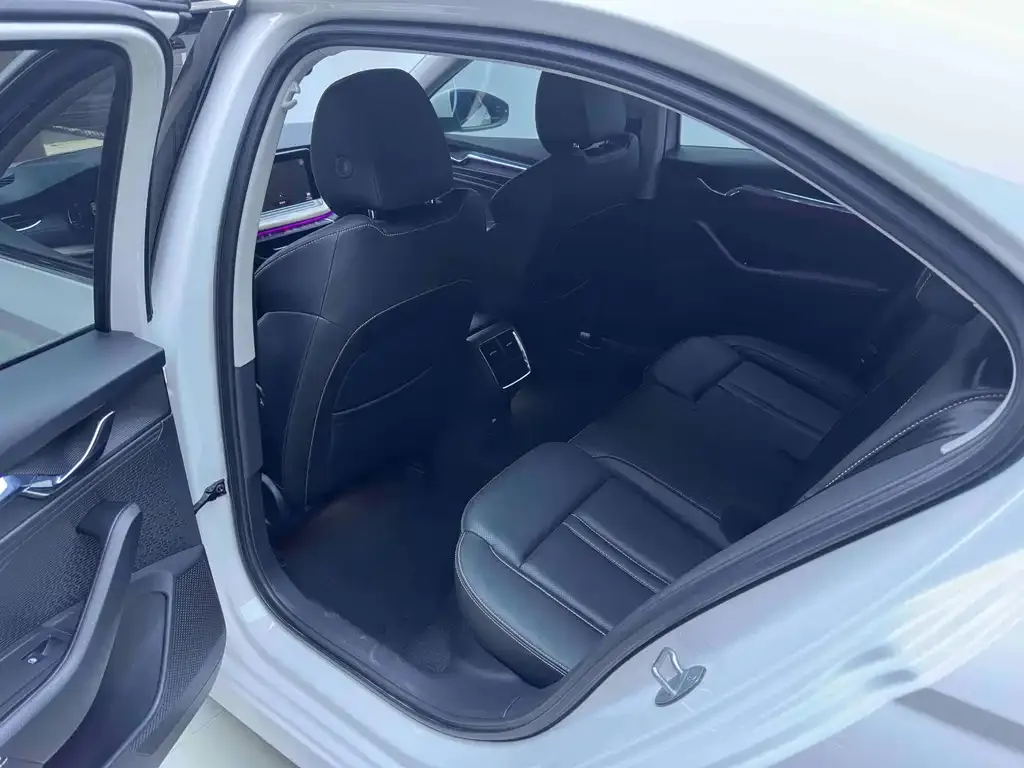 Skoda Octavia — фото 10