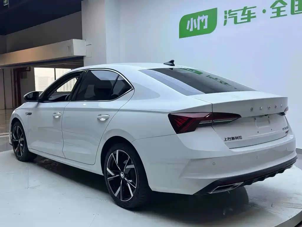 Skoda Octavia — фото 4
