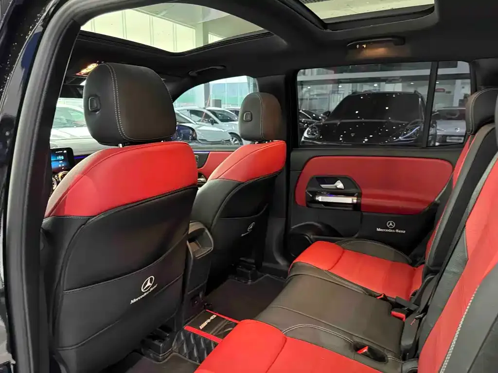 Mercedes-Benz GLB AMG — фото 10