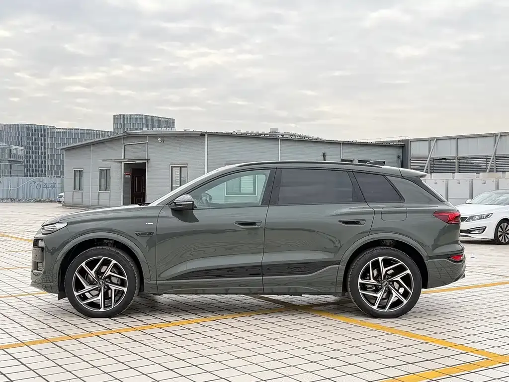 Audi Q6L e-tron — фото 3