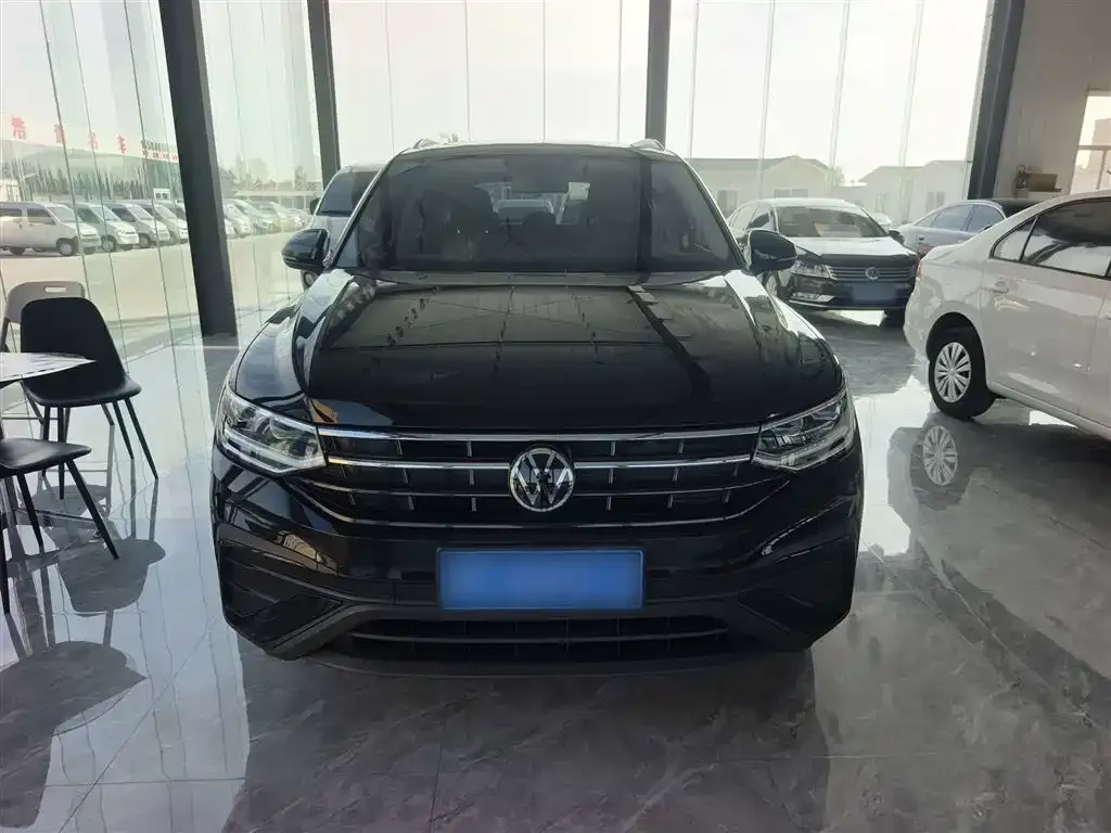 Volkswagen Tiguan L — фото 6