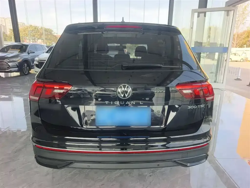 Volkswagen Tiguan L — фото 9