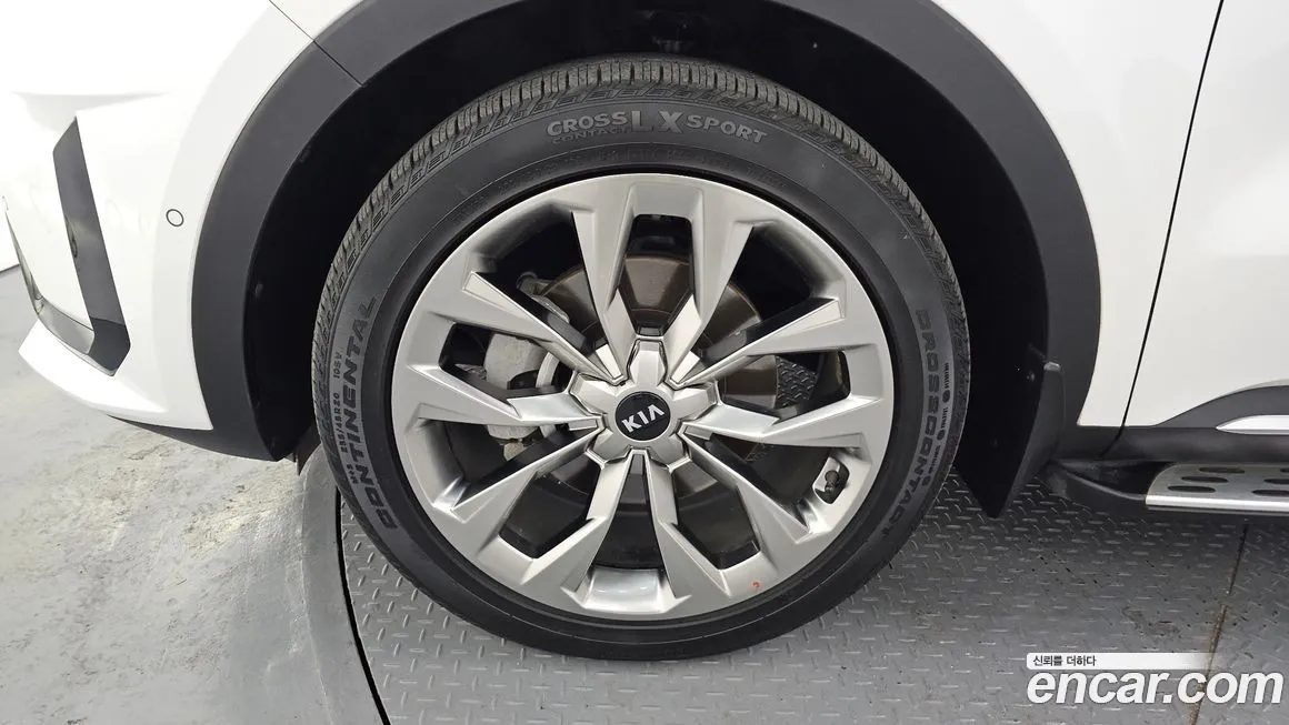 Kia Sorento — фото 9