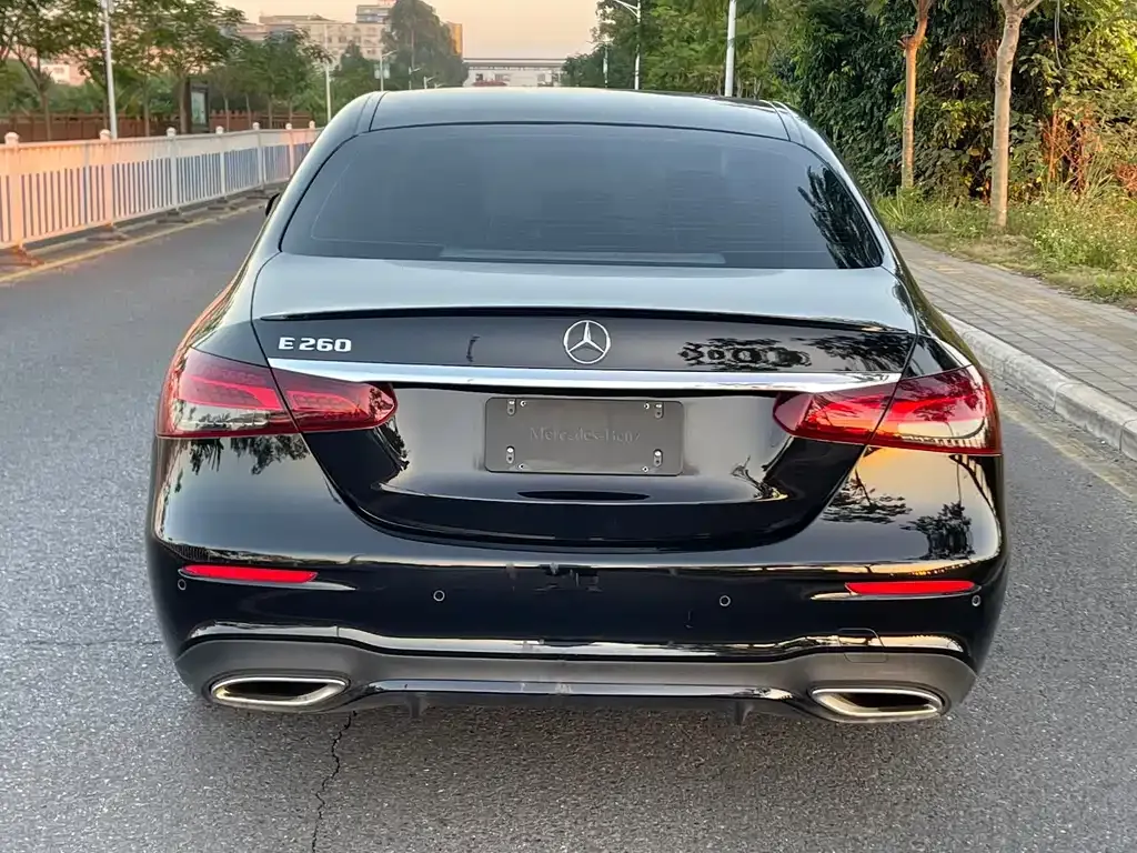 Mercedes-Benz E-Class (Import) — фото 2