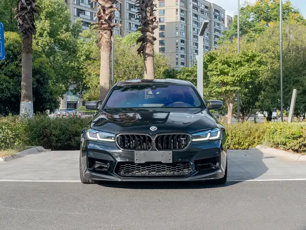 BMW M5 — фото 9