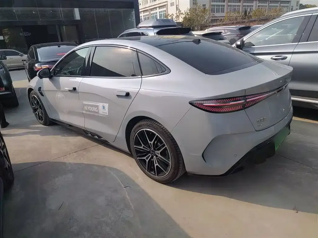 BYD Seal — фото 5