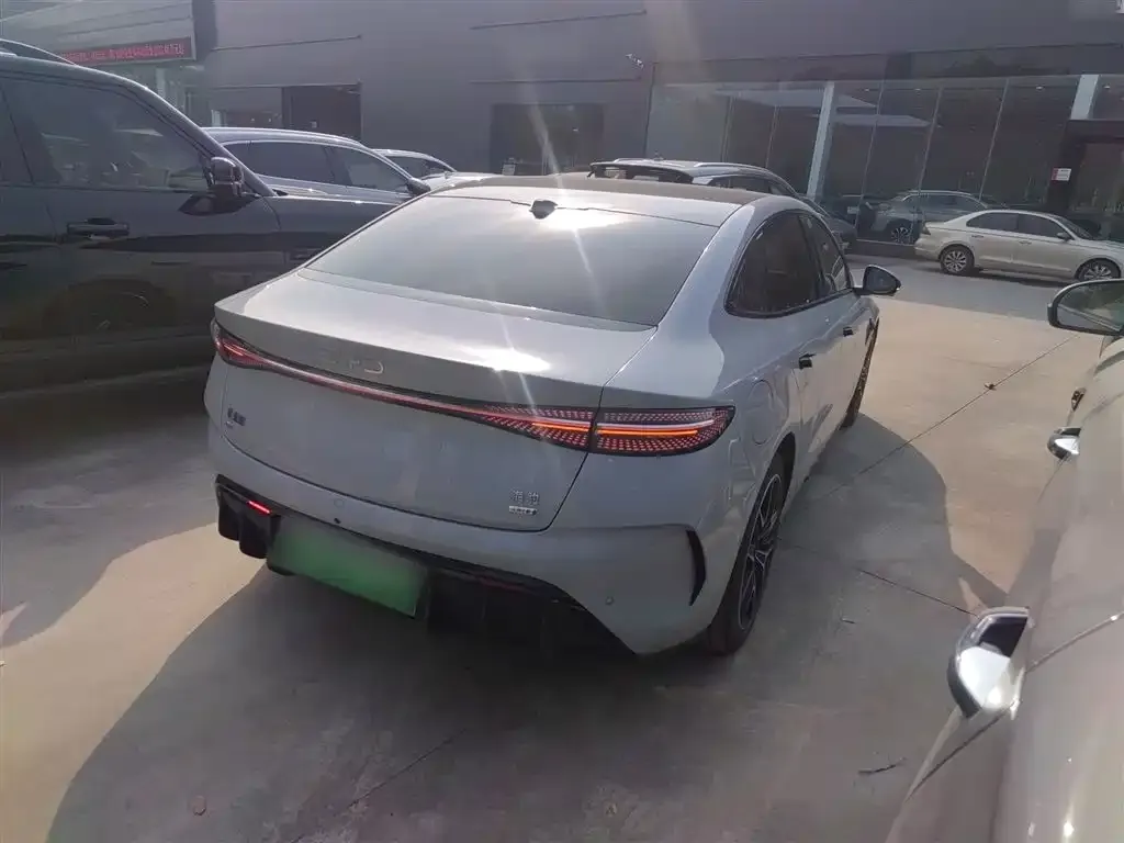 BYD Seal — фото 7