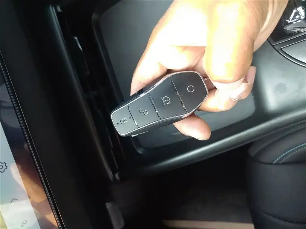 BYD Seal — фото 9