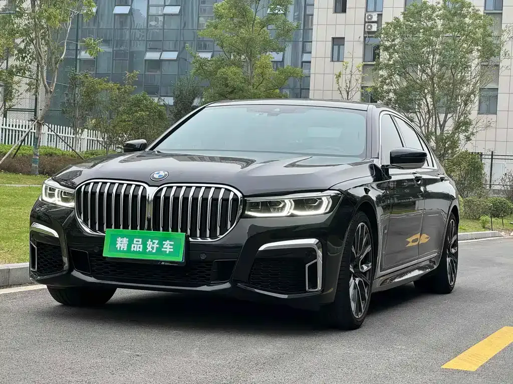 BMW 7 Series — фото 1