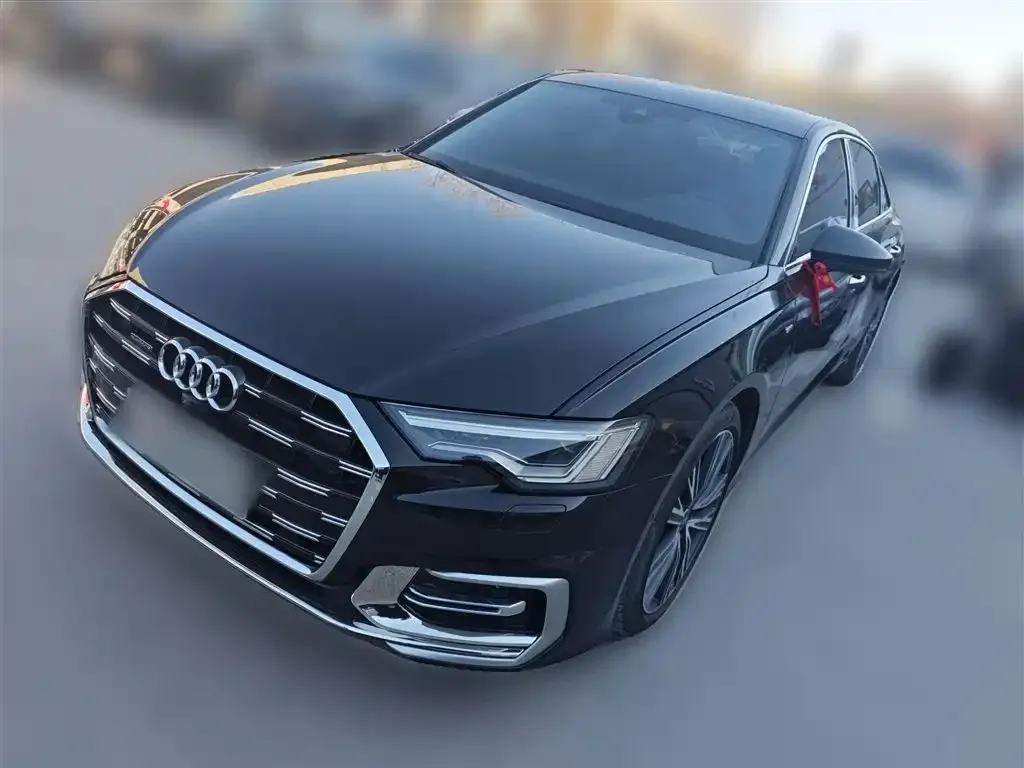 Audi A6L — фото 1