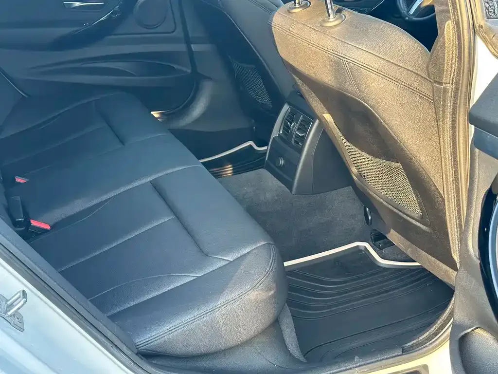 BMW 3 Series GT — фото 2