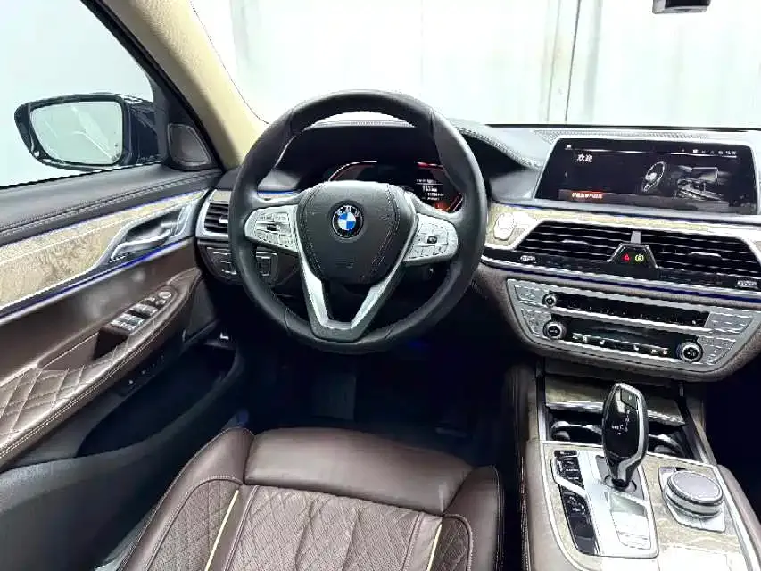 BMW 7 Series — фото 7