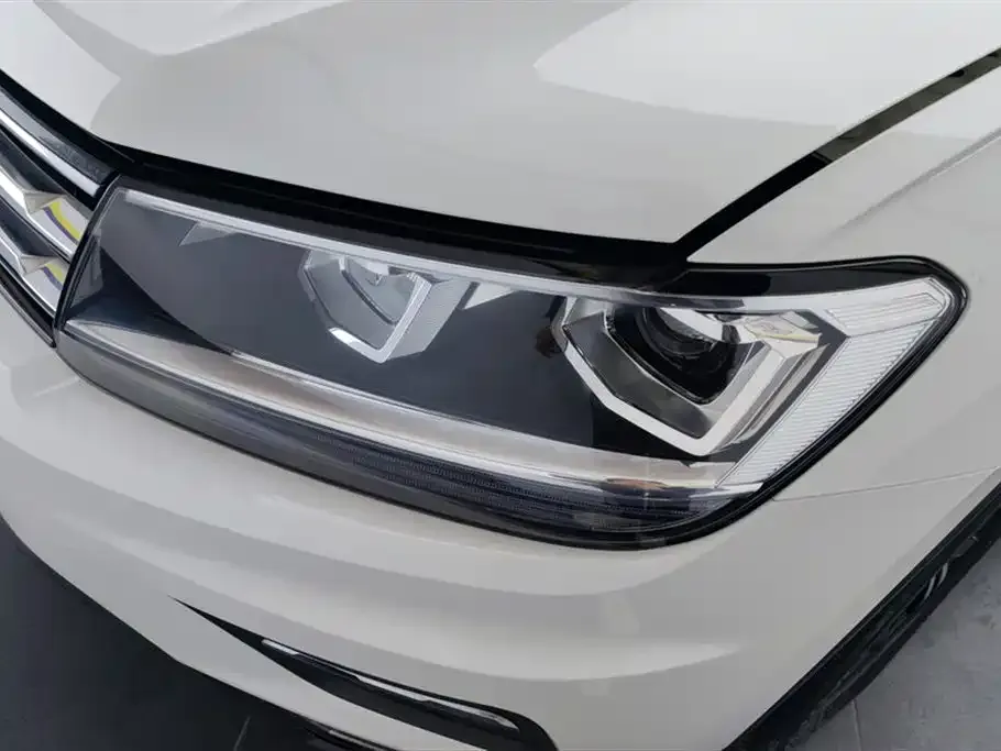 Volkswagen Tiguan L — фото 5