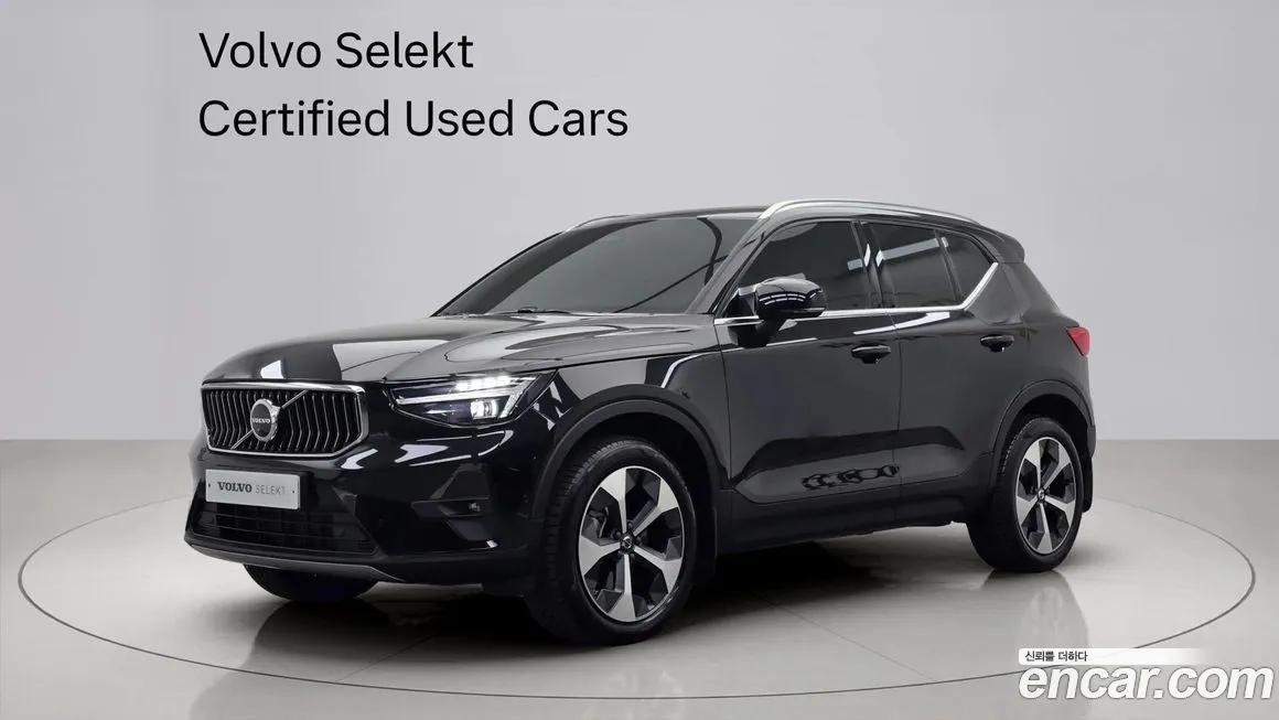Volvo XC40 — фото 1