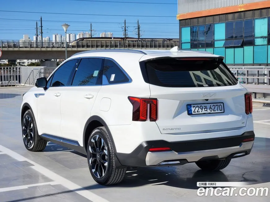 Kia Sorento — фото 6
