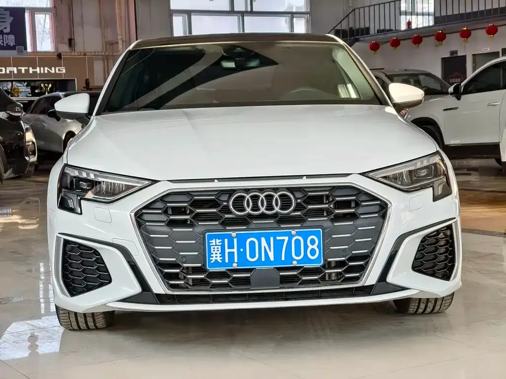 Audi A3 — фото 1