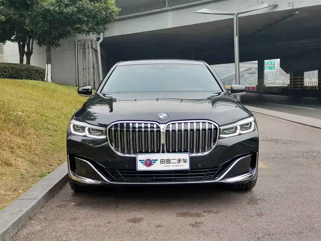 BMW 7 Series — фото 10