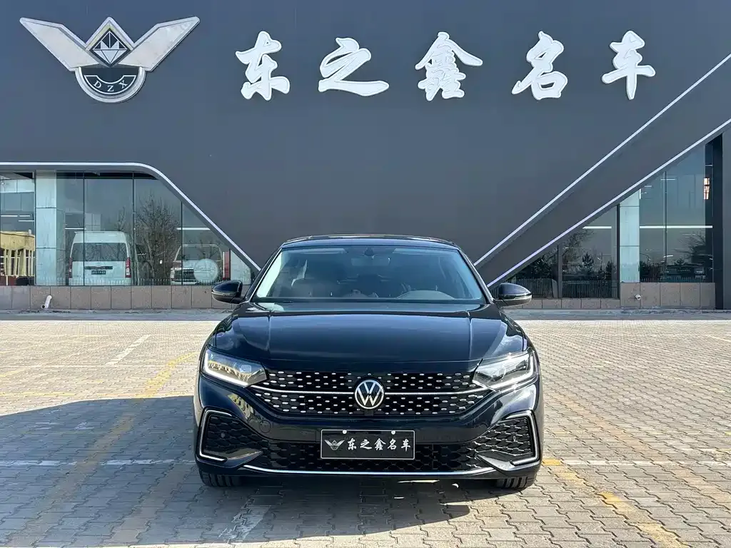 Volkswagen Passat — фото 1
