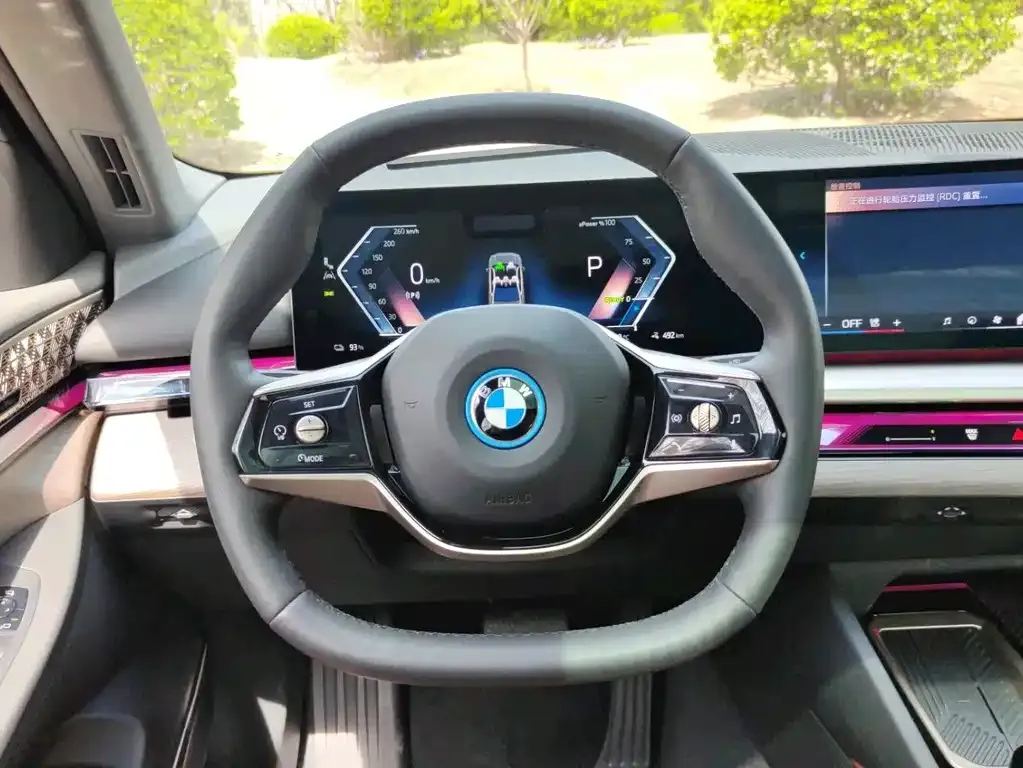 BMW i5 — фото 6